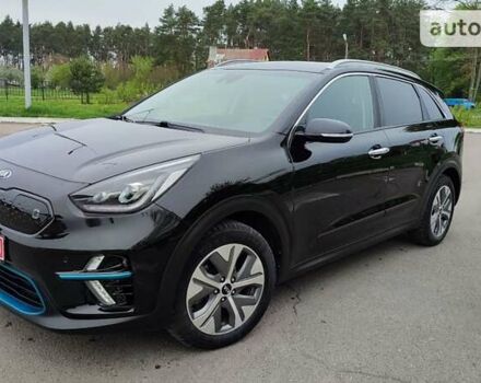 Чорний Кіа Niro, об'ємом двигуна 0 л та пробігом 105 тис. км за 19499 $, фото 12 на Automoto.ua