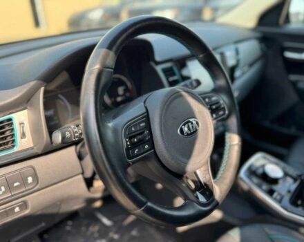 Чорний Кіа Niro, об'ємом двигуна 0 л та пробігом 45 тис. км за 5900 $, фото 5 на Automoto.ua