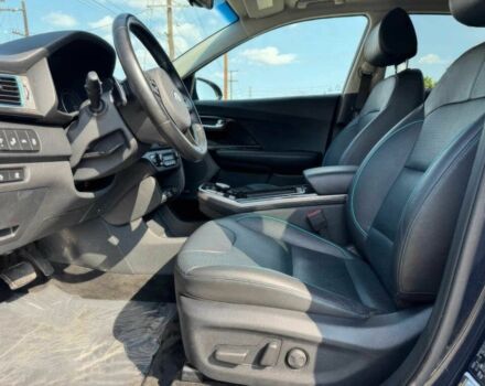 Чорний Кіа Niro, об'ємом двигуна 0 л та пробігом 45 тис. км за 5900 $, фото 6 на Automoto.ua