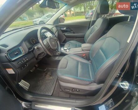 Черный Киа Niro, объемом двигателя 0 л и пробегом 156 тыс. км за 16999 $, фото 9 на Automoto.ua