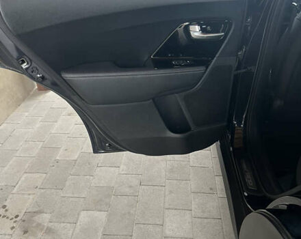 Чорний Кіа Niro, об'ємом двигуна 0 л та пробігом 138 тис. км за 17900 $, фото 27 на Automoto.ua