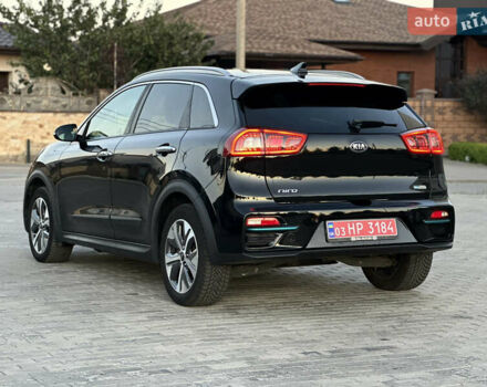 Чорний Кіа Niro, об'ємом двигуна 0 л та пробігом 93 тис. км за 18700 $, фото 10 на Automoto.ua