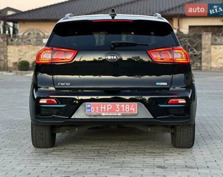 Чорний Кіа Niro, об'ємом двигуна 0 л та пробігом 93 тис. км за 18700 $, фото 11 на Automoto.ua
