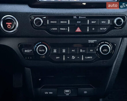 Чорний Кіа Niro, об'ємом двигуна 0 л та пробігом 93 тис. км за 18700 $, фото 54 на Automoto.ua