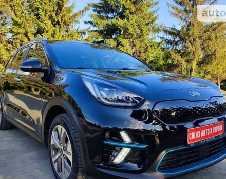 Чорний Кіа Niro, об'ємом двигуна 0 л та пробігом 105 тис. км за 19099 $, фото 4 на Automoto.ua