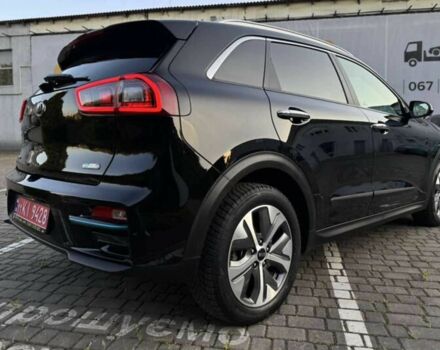 Чорний Кіа Niro, об'ємом двигуна 0 л та пробігом 111 тис. км за 16900 $, фото 4 на Automoto.ua