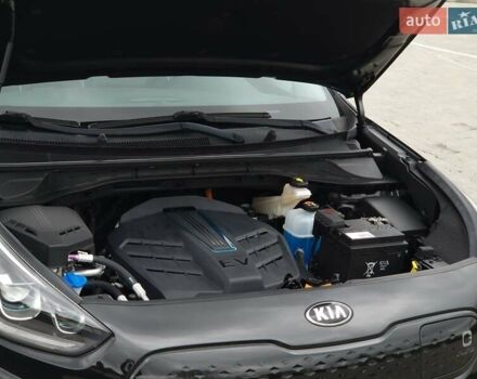 Чорний Кіа Niro, об'ємом двигуна 0 л та пробігом 112 тис. км за 18200 $, фото 14 на Automoto.ua
