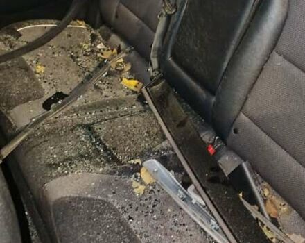 Чорний Кіа Niro, об'ємом двигуна 0 л та пробігом 130 тис. км за 7500 $, фото 8 на Automoto.ua