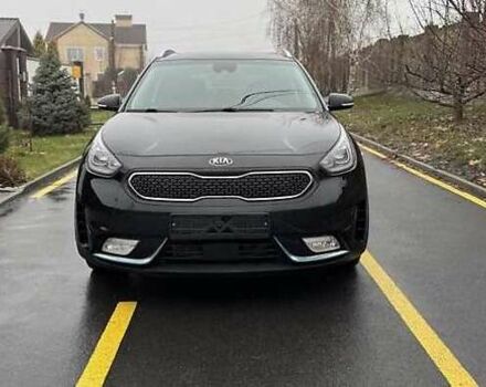 Чорний Кіа Niro, об'ємом двигуна 1.58 л та пробігом 125 тис. км за 13000 $, фото 4 на Automoto.ua