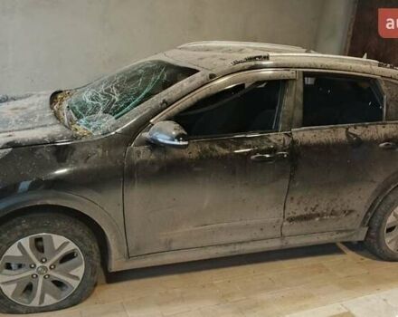 Чорний Кіа Niro, об'ємом двигуна 0 л та пробігом 130 тис. км за 7500 $, фото 1 на Automoto.ua