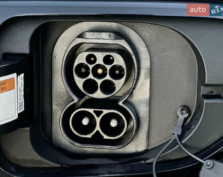 Чорний Кіа Niro, об'ємом двигуна 0 л та пробігом 93 тис. км за 18700 $, фото 22 на Automoto.ua