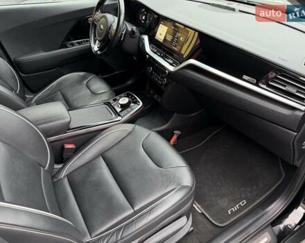 Чорний Кіа Niro, об'ємом двигуна 0 л та пробігом 165 тис. км за 18800 $, фото 35 на Automoto.ua