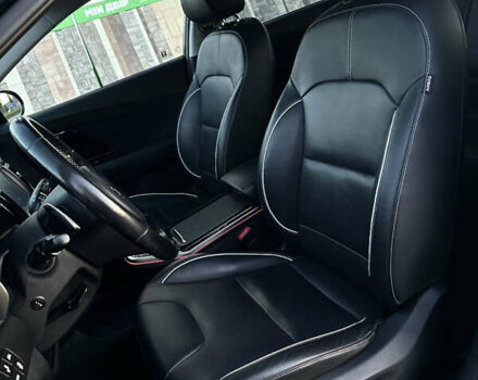 Чорний Кіа Niro, об'ємом двигуна 0 л та пробігом 93 тис. км за 18700 $, фото 40 на Automoto.ua