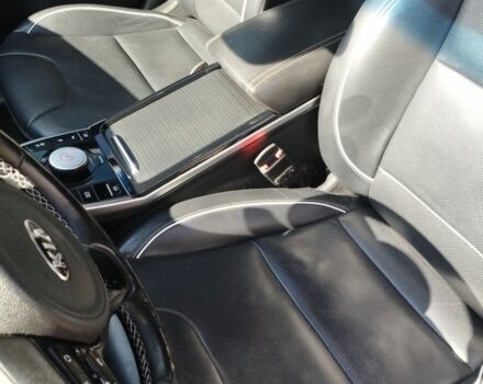Чорний Кіа Niro, об'ємом двигуна 0 л та пробігом 100 тис. км за 18000 $, фото 13 на Automoto.ua