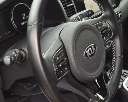 Чорний Кіа Niro, об'ємом двигуна 0 л та пробігом 112 тис. км за 18200 $, фото 23 на Automoto.ua
