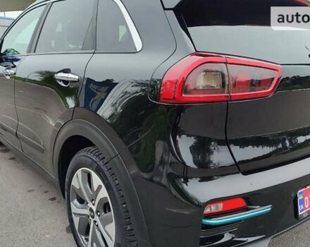 Чорний Кіа Niro, об'ємом двигуна 0 л та пробігом 105 тис. км за 19499 $, фото 42 на Automoto.ua