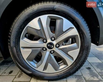 Черный Киа Niro, объемом двигателя 0 л и пробегом 89 тыс. км за 19899 $, фото 98 на Automoto.ua