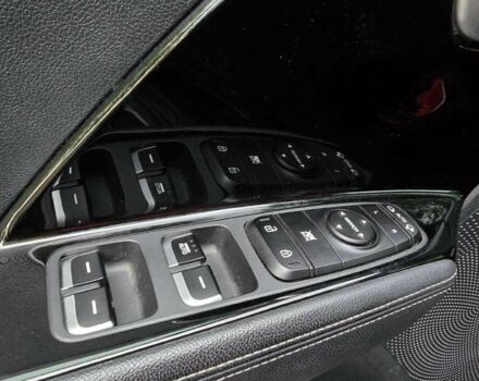 Чорний Кіа Niro, об'ємом двигуна 0 л та пробігом 78 тис. км за 11900 $, фото 8 на Automoto.ua