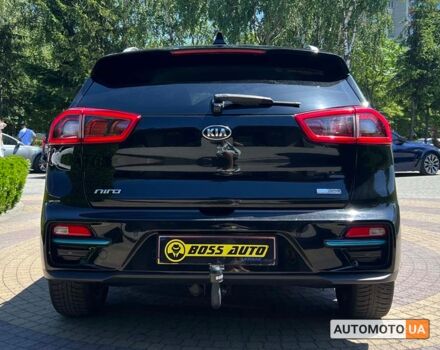 Черный Киа Niro, объемом двигателя 64 л и пробегом 197 тыс. км за 18700 $, фото 5 на Automoto.ua