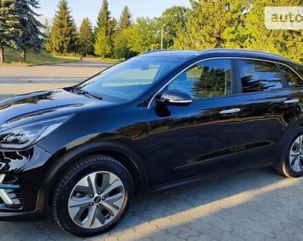 Чорний Кіа Niro, об'ємом двигуна 0 л та пробігом 105 тис. км за 19099 $, фото 6 на Automoto.ua