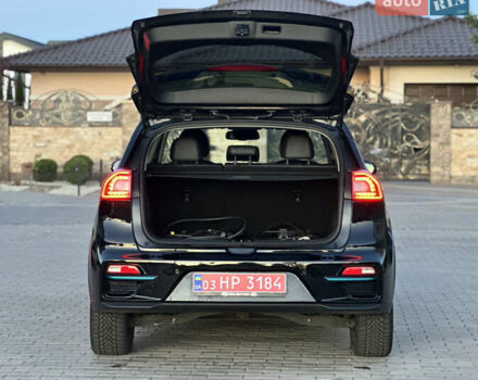 Чорний Кіа Niro, об'ємом двигуна 0 л та пробігом 93 тис. км за 18700 $, фото 29 на Automoto.ua