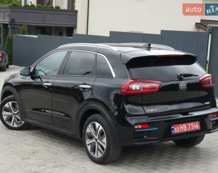 Чорний Кіа Niro, об'ємом двигуна 0 л та пробігом 112 тис. км за 18200 $, фото 6 на Automoto.ua