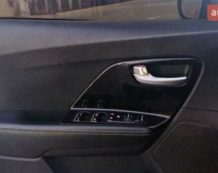 Черный Киа Niro, объемом двигателя 0 л и пробегом 127 тыс. км за 15500 $, фото 18 на Automoto.ua