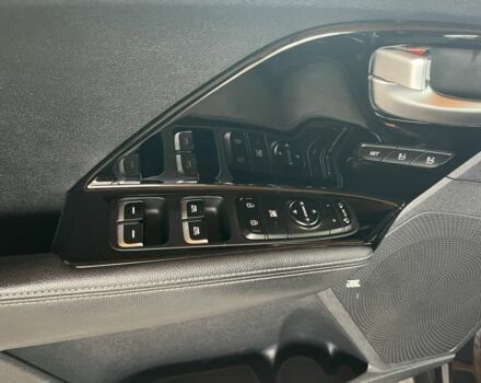 Чорний Кіа Niro, об'ємом двигуна 0 л та пробігом 141 тис. км за 17400 $, фото 5 на Automoto.ua