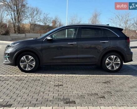 Чорний Кіа Niro, об'ємом двигуна 0 л та пробігом 137 тис. км за 22000 $, фото 3 на Automoto.ua