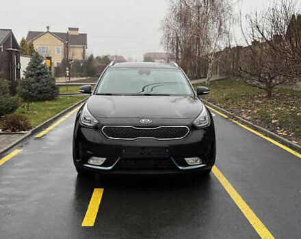 Чорний Кіа Niro, об'ємом двигуна 1.58 л та пробігом 125 тис. км за 13000 $, фото 2 на Automoto.ua