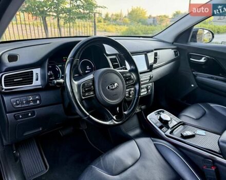 Черный Киа Niro, объемом двигателя 0 л и пробегом 124 тыс. км за 16950 $, фото 45 на Automoto.ua
