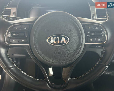 Чорний Кіа Niro, об'ємом двигуна 0 л та пробігом 138 тис. км за 17900 $, фото 7 на Automoto.ua