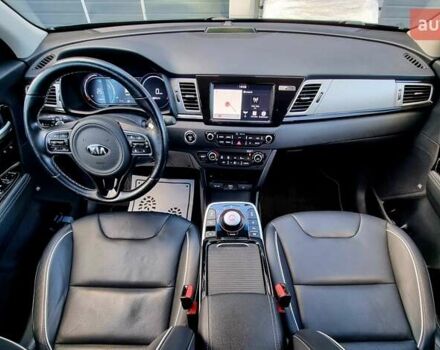 Черный Киа Niro, объемом двигателя 0 л и пробегом 89 тыс. км за 19899 $, фото 49 на Automoto.ua