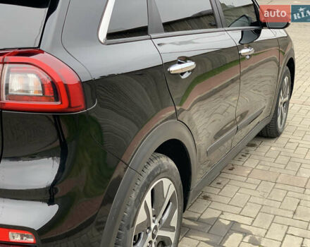 Чорний Кіа Niro, об'ємом двигуна 0 л та пробігом 159 тис. км за 17999 $, фото 17 на Automoto.ua