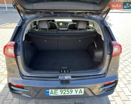 Чорний Кіа Niro, об'ємом двигуна 0 л та пробігом 137 тис. км за 22000 $, фото 17 на Automoto.ua