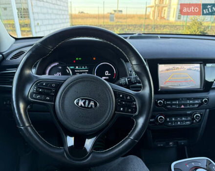 Черный Киа Niro, объемом двигателя 0 л и пробегом 71 тыс. км за 18999 $, фото 26 на Automoto.ua