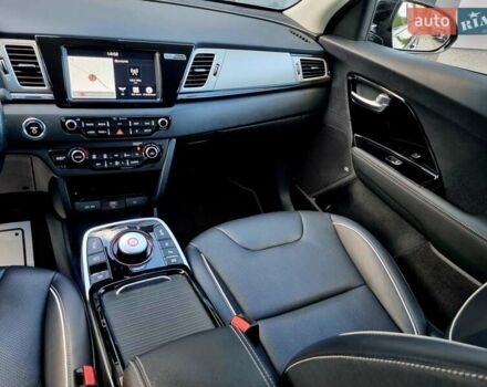 Черный Киа Niro, объемом двигателя 0 л и пробегом 89 тыс. км за 19899 $, фото 58 на Automoto.ua