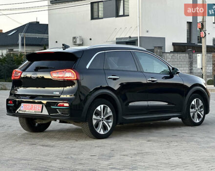 Чорний Кіа Niro, об'ємом двигуна 0 л та пробігом 93 тис. км за 18700 $, фото 13 на Automoto.ua