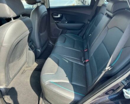 Чорний Кіа Niro, об'ємом двигуна 0 л та пробігом 45 тис. км за 5900 $, фото 8 на Automoto.ua