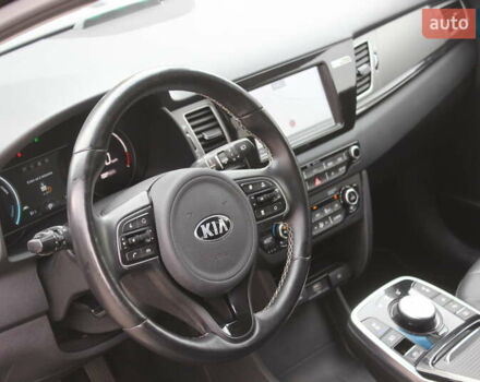 Чорний Кіа Niro, об'ємом двигуна 0 л та пробігом 78 тис. км за 19799 $, фото 50 на Automoto.ua