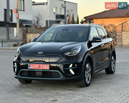 Чорний Кіа Niro, об'ємом двигуна 0 л та пробігом 93 тис. км за 18700 $, фото 18 на Automoto.ua