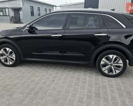 Чорний Кіа Niro, об'ємом двигуна 0 л та пробігом 120 тис. км за 21500 $, фото 7 на Automoto.ua