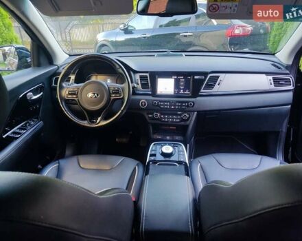 Черный Киа Niro, объемом двигателя 0 л и пробегом 140 тыс. км за 18879 $, фото 2 на Automoto.ua