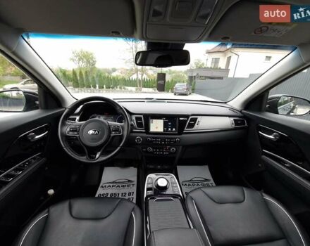 Чорний Кіа Niro, об'ємом двигуна 0 л та пробігом 112 тис. км за 18200 $, фото 20 на Automoto.ua