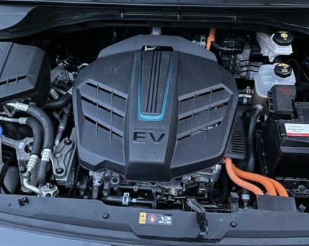 Чорний Кіа Niro, об'ємом двигуна 0 л та пробігом 105 тис. км за 17999 $, фото 6 на Automoto.ua