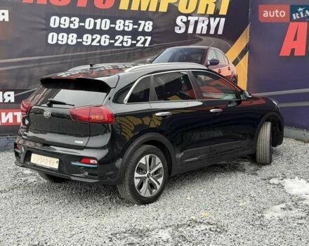 Чорний Кіа Niro, об'ємом двигуна 0 л та пробігом 165 тис. км за 18800 $, фото 4 на Automoto.ua