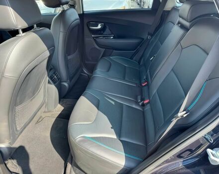 Чорний Кіа Niro, об'ємом двигуна 0 л та пробігом 45 тис. км за 13000 $, фото 10 на Automoto.ua