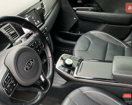 Чорний Кіа Niro, об'ємом двигуна 0 л та пробігом 159 тис. км за 17999 $, фото 25 на Automoto.ua