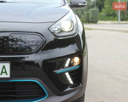 Чорний Кіа Niro, об'ємом двигуна 0 л та пробігом 78 тис. км за 19799 $, фото 9 на Automoto.ua