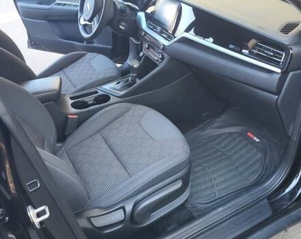 Черный Киа Niro, объемом двигателя 1.58 л и пробегом 82 тыс. км за 19600 $, фото 12 на Automoto.ua